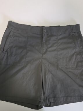 Athleta Olive Green Trekkie High-Rise Utility Shorts